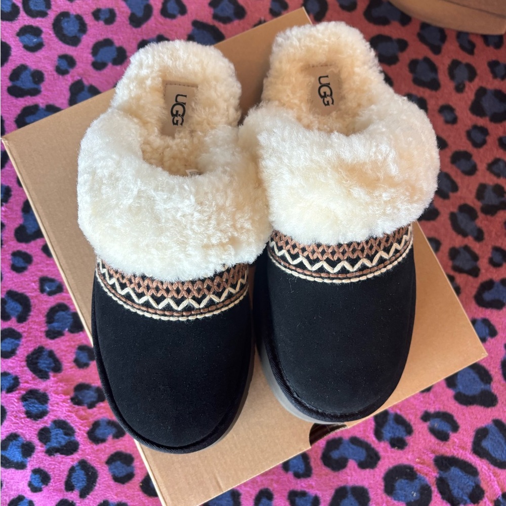 UGGs Disquette Atherson slip on’s. Discount shipping!